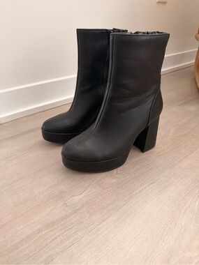 Platform boots
